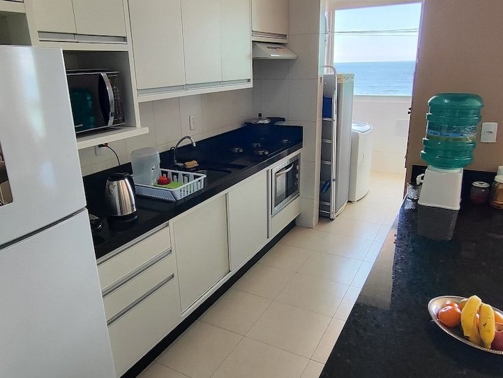 Cozinha gourmet com vista mar