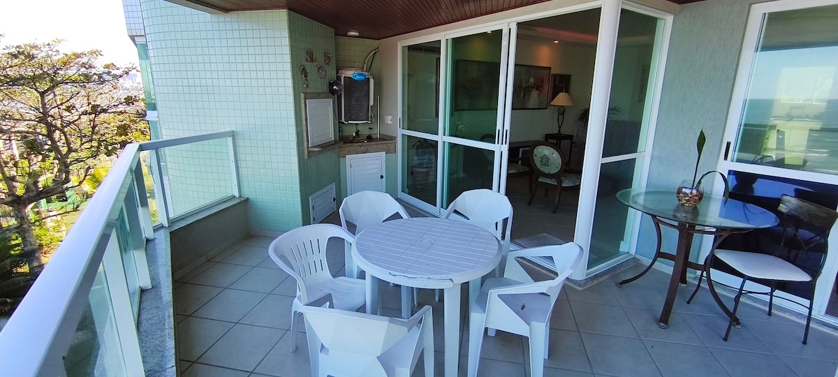 Sacada com churrasqueira e mesa — Godo Stark 201