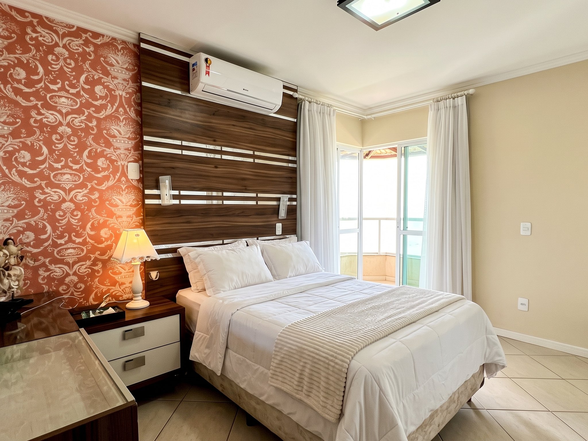 Quarto com cama de casal — Godo Stark 301