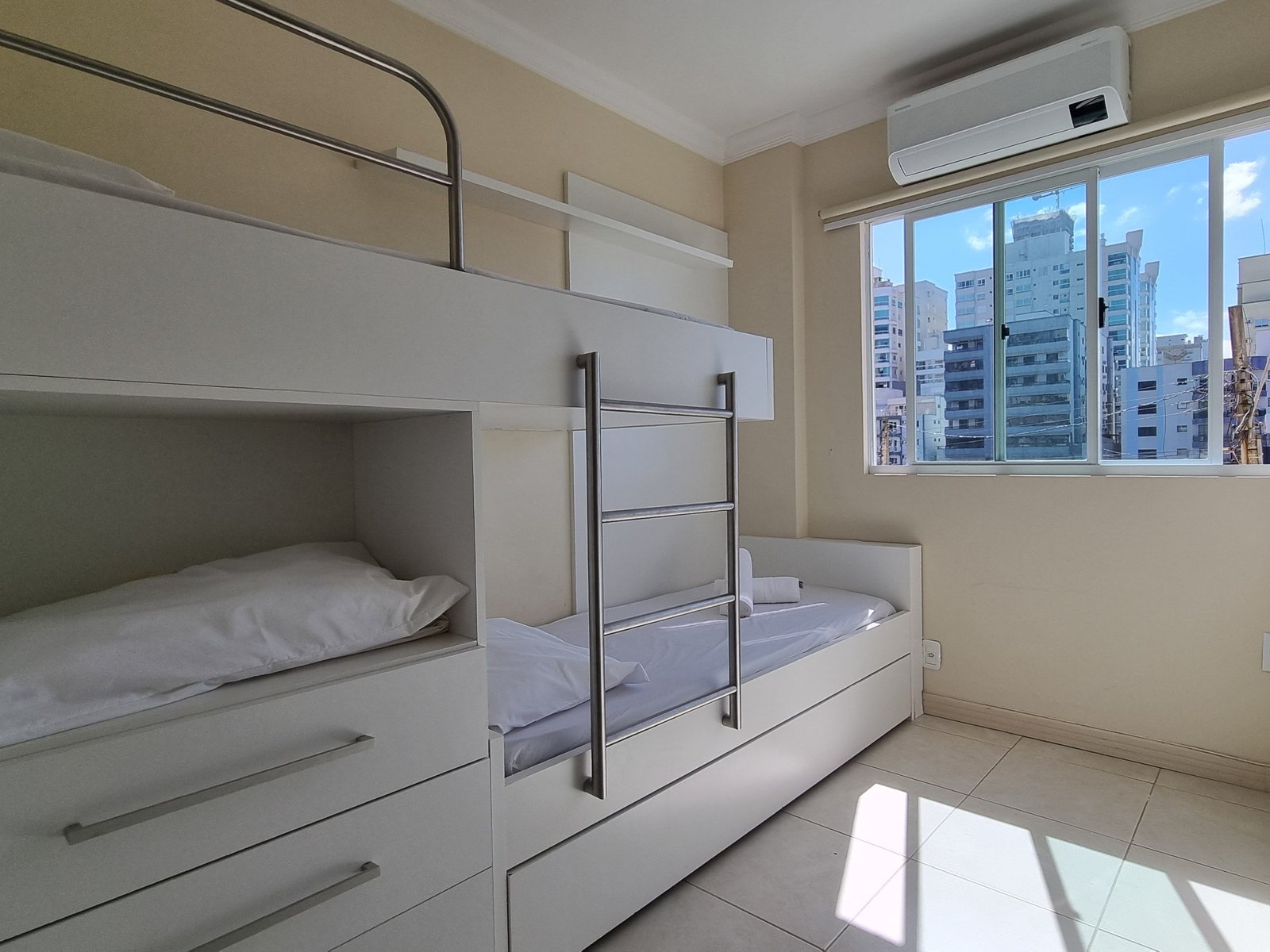 Quarto com beliche