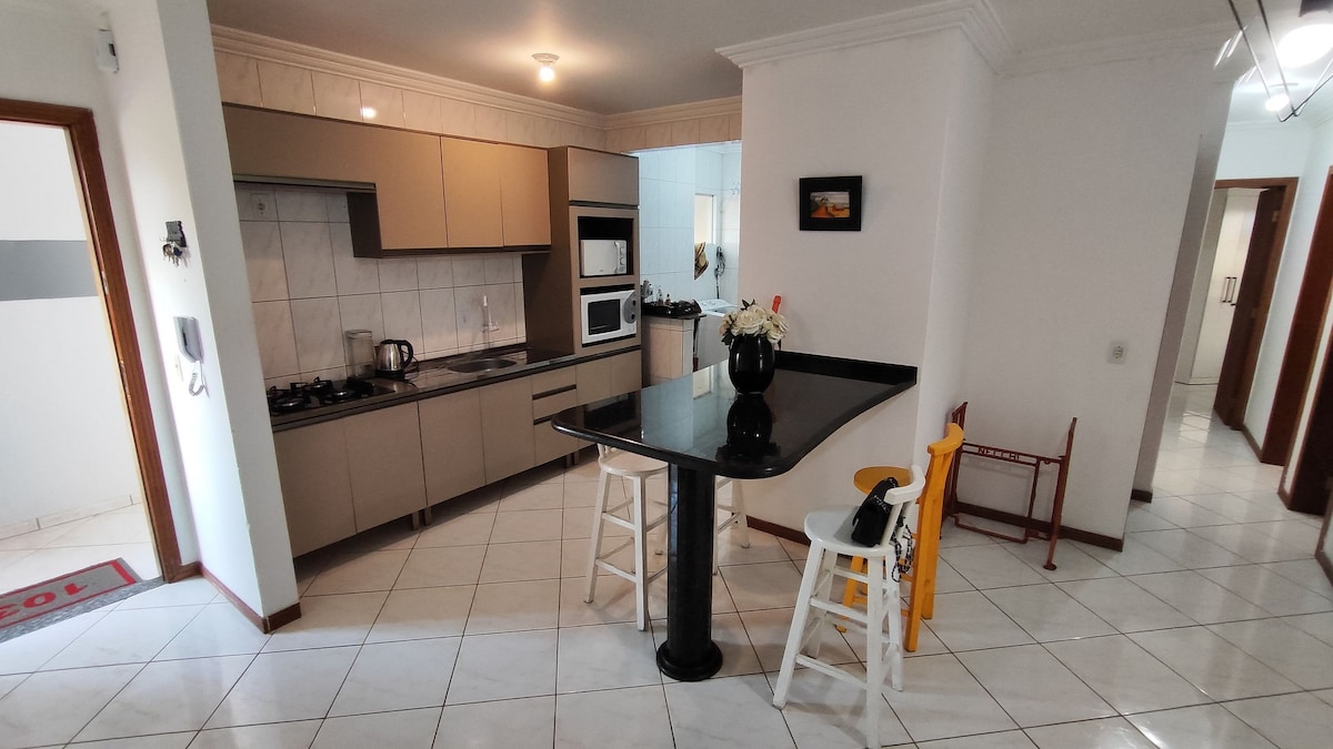 Sala e cozinha integradas — Strauss 103